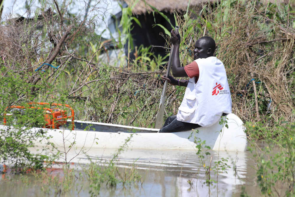 Public health impacts and responses to floods